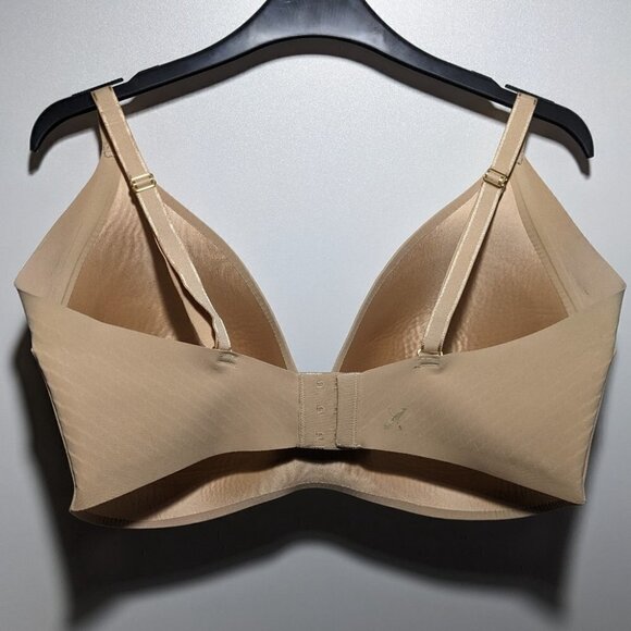 Knix | Wingwoman Contour Bra and Essential Boyshort in Warm Sand - Picture 7 of 16